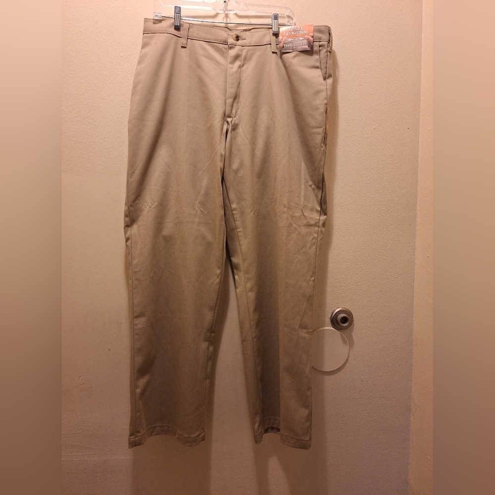 Wrangler Advanced Comfort Men's Khaki Chino Pants